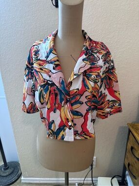 Women’s SHEIN floral collared blouse